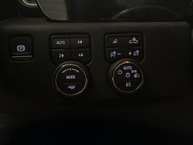 2025 Chevrolet Silverado 3500 HD Crew Cab Standard Box 4-Wheel Drive LT