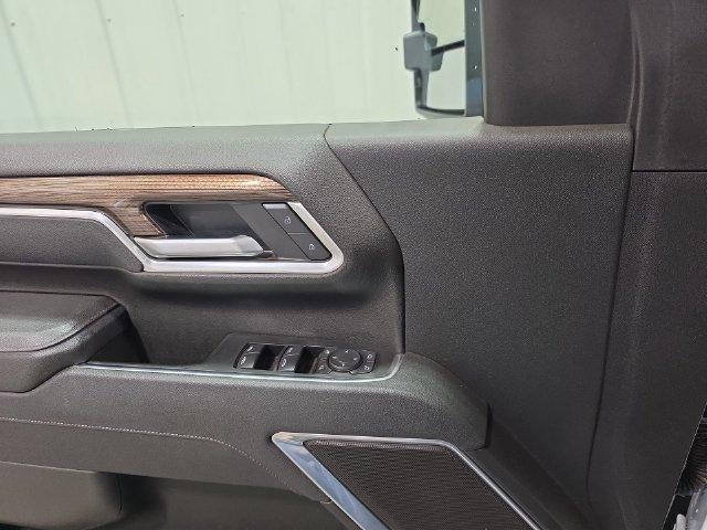 2025 Chevrolet Silverado 3500 HD Crew Cab Standard Box 4-Wheel Drive LT