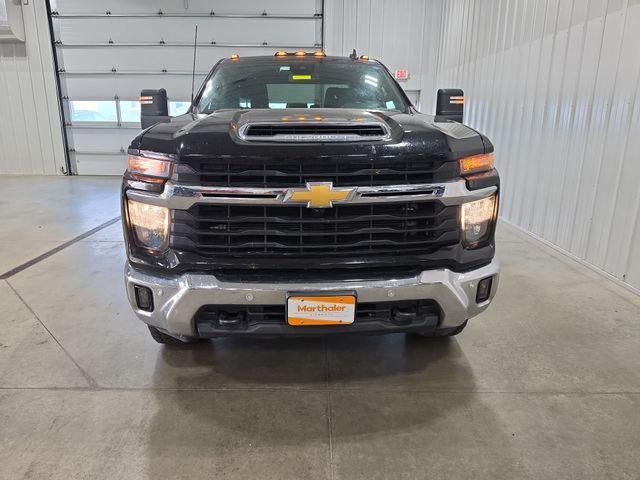 2025 Chevrolet Silverado 3500 HD Crew Cab Standard Box 4-Wheel Drive LT