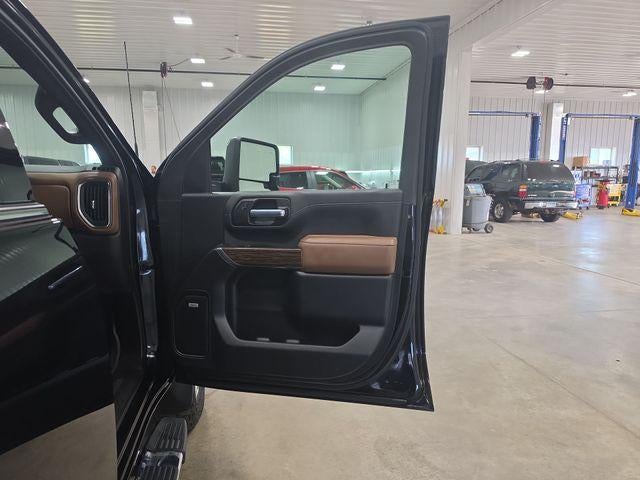 2023 Chevrolet Silverado 3500 HD Crew Cab Standard Box 4-Wheel Drive High Country