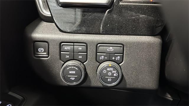 2025 Chevrolet Silverado 1500 Crew Cab Short Box 4-Wheel Drive RST