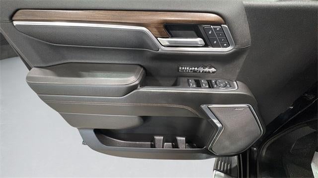 2025 Chevrolet Silverado 1500 Crew Cab Short Box 4-Wheel Drive High Country