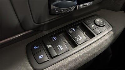 2015 RAM 3500 4WD Crew Cab 6.3 Ft Box Big Horn