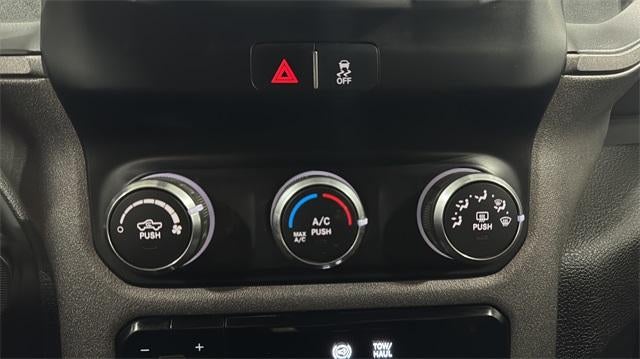 2019 RAM 3500 Tradesman 4x4 Crew Cab 8' Box