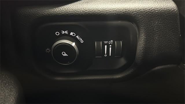 2019 RAM 3500 Tradesman 4x4 Crew Cab 8' Box