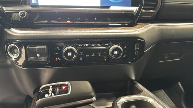 2024 Chevrolet Silverado 1500 Crew Cab Standard Box 4-Wheel Drive LT Trail Boss