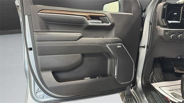 2024 Chevrolet Silverado 1500 Crew Cab Standard Box 4-Wheel Drive LT Trail Boss