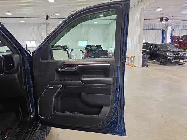 2022 Chevrolet Silverado 1500 Crew Cab Short Box 4-Wheel Drive LT Trail Boss