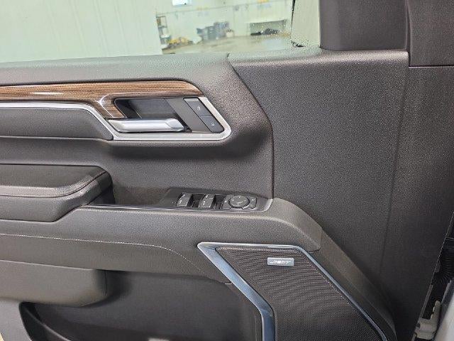 2022 Chevrolet Silverado 1500 Crew Cab Standard Box 4-Wheel Drive LT Trail Boss