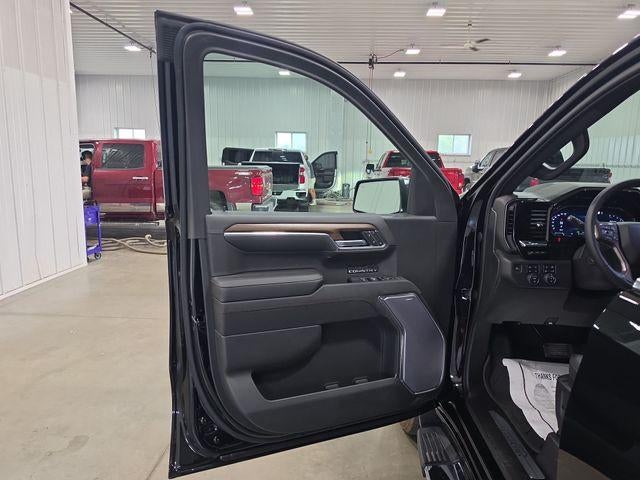 2023 Chevrolet Silverado 1500 Crew Cab Short Box 4-Wheel Drive High Country