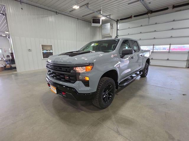 2025 Chevrolet Silverado 1500 Crew Cab Short Box 4-Wheel Drive Custom Trail Boss