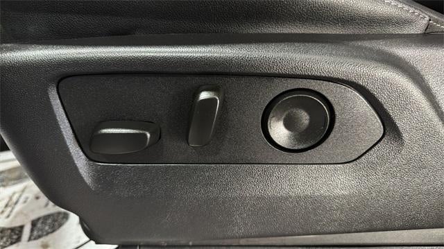 2025 Chevrolet Silverado 1500 Crew Cab Short Box 4-Wheel Drive LT 1LT