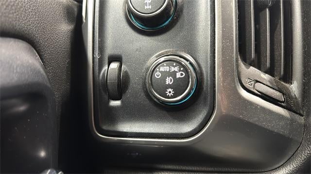 2014 Chevrolet Silverado 1500 Crew Cab Short Box 4-Wheel Drive LT w/1LT