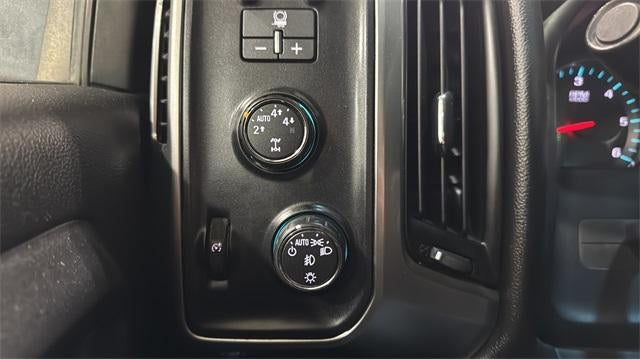 2015 Chevrolet Silverado 1500 Crew Cab Short Box 4-Wheel Drive LT