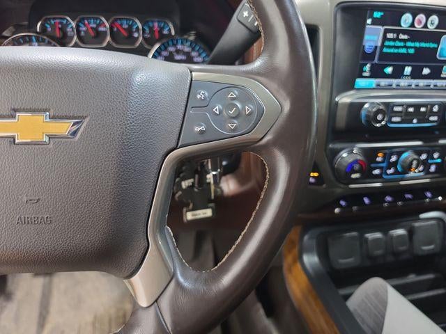 2015 Chevrolet Silverado 1500 Crew Cab Short Box 4-Wheel Drive High Country