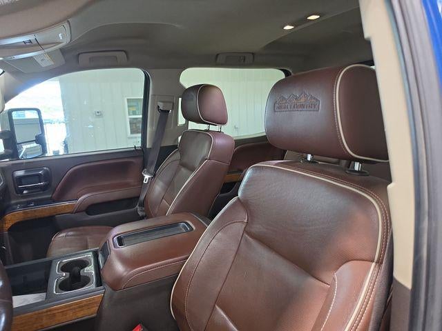 2015 Chevrolet Silverado 1500 Crew Cab Short Box 4-Wheel Drive High Country