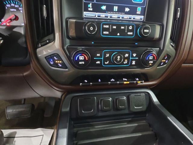 2014 Chevrolet Silverado 1500 Crew Cab Standard Box 4-Wheel Drive High Country