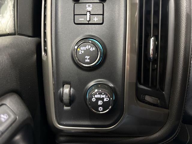 2017 Chevrolet Silverado 1500 Crew Cab Short Box 4-Wheel Drive High Country