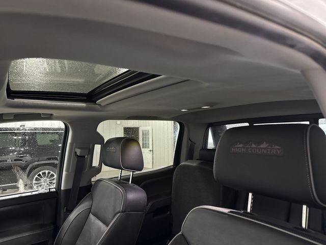 2017 Chevrolet Silverado 1500 Crew Cab Short Box 4-Wheel Drive High Country