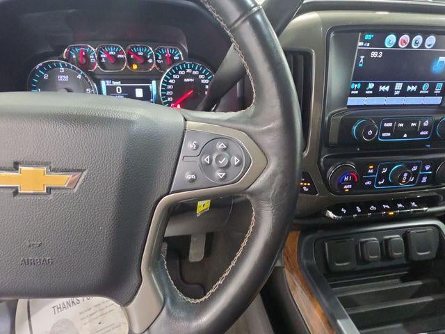 2017 Chevrolet Silverado 1500 Crew Cab Short Box 4-Wheel Drive High Country