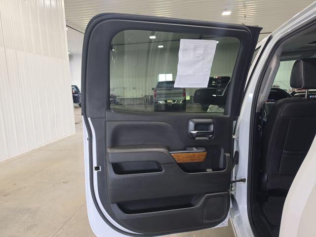 2017 Chevrolet Silverado 1500 Crew Cab Short Box 4-Wheel Drive High Country