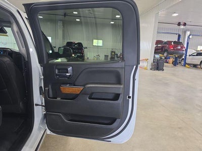 2017 Chevrolet Silverado 1500 Crew Cab Short Box 4-Wheel Drive High Country