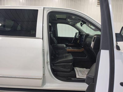 2017 Chevrolet Silverado 1500 Crew Cab Short Box 4-Wheel Drive High Country