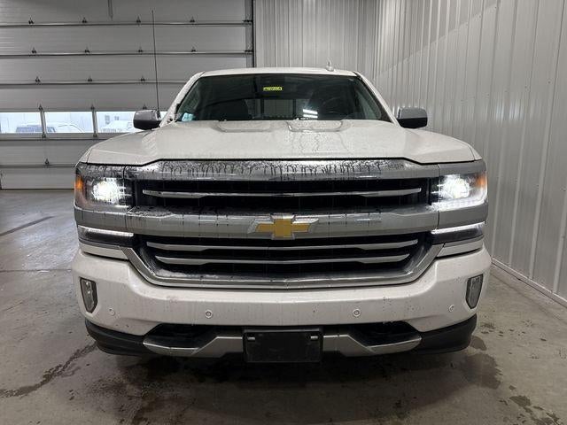 2017 Chevrolet Silverado 1500 Crew Cab Short Box 4-Wheel Drive High Country