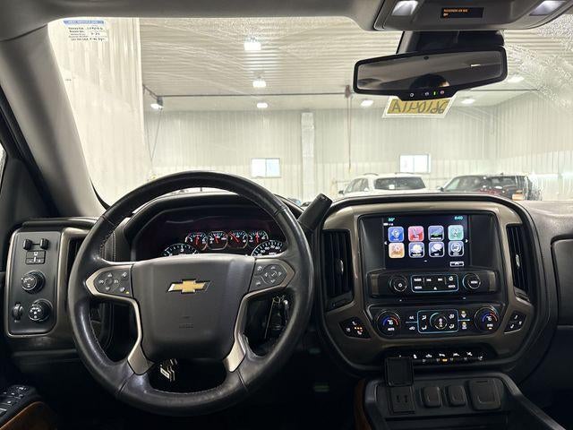 2017 Chevrolet Silverado 1500 Crew Cab Short Box 4-Wheel Drive High Country