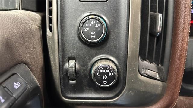 2015 Chevrolet Silverado 1500 Crew Cab Standard Box 4-Wheel Drive High Country