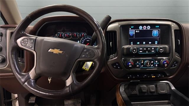 2015 Chevrolet Silverado 1500 Crew Cab Standard Box 4-Wheel Drive High Country
