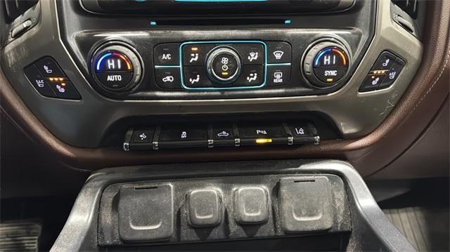 2015 Chevrolet Silverado 1500 Crew Cab Standard Box 4-Wheel Drive High Country