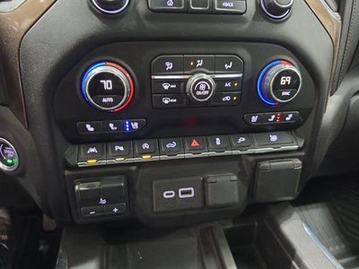 2021 Chevrolet Silverado 1500 Crew Cab Standard Box 4-Wheel Drive High Country
