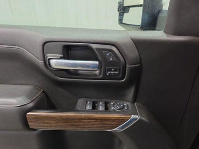 2021 Chevrolet Silverado 1500 Crew Cab Standard Box 4-Wheel Drive High Country