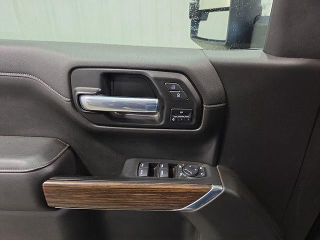 2021 Chevrolet Silverado 1500 Crew Cab Standard Box 4-Wheel Drive High Country