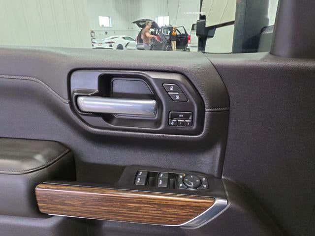 2021 Chevrolet Silverado 1500 Crew Cab Standard Box 4-Wheel Drive High Country