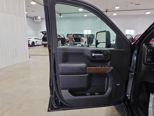 2021 Chevrolet Silverado 1500 Crew Cab Standard Box 4-Wheel Drive High Country