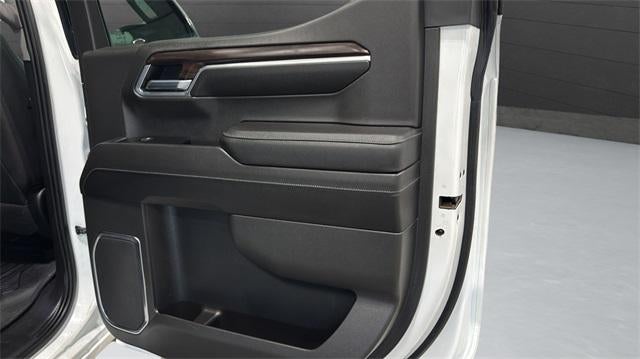 2022 GMC Sierra 1500 Crew Cab Short Box 4-Wheel Drive SLT