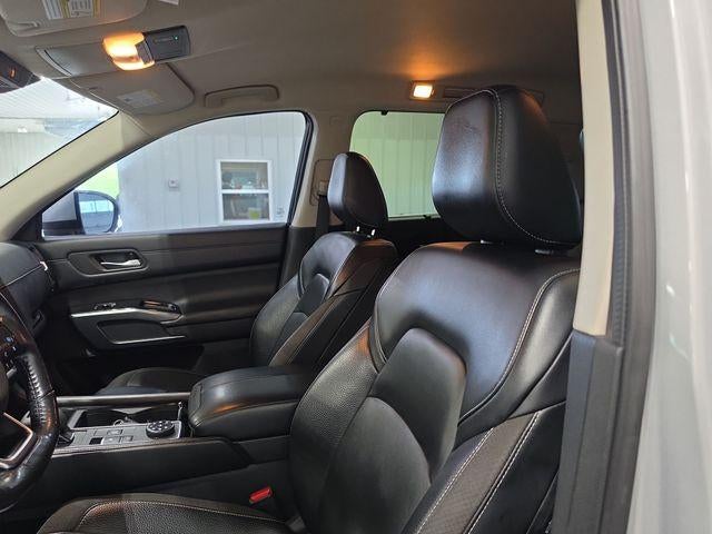 2022 Nissan Pathfinder SL 4WD