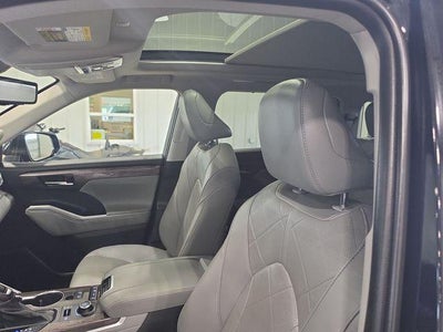 2020 Toyota Highlander Platinum AWD (Natl)