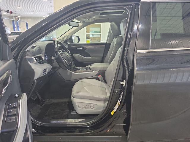 2020 Toyota Highlander Platinum AWD (Natl)