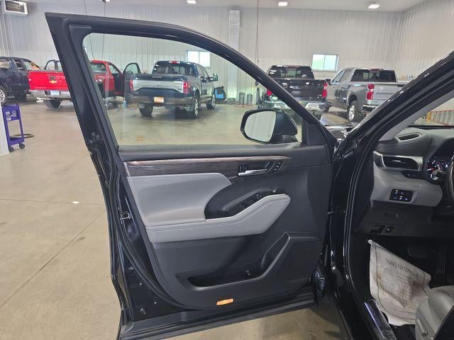 2020 Toyota Highlander Platinum AWD (Natl)
