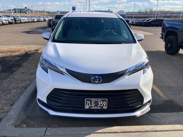 2025 Toyota Sienna LE AWD 8-Passenger (Natl)