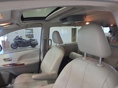 2014 Toyota Sienna 5dr 8-Pass Van V6 XLE FWD (Natl)
