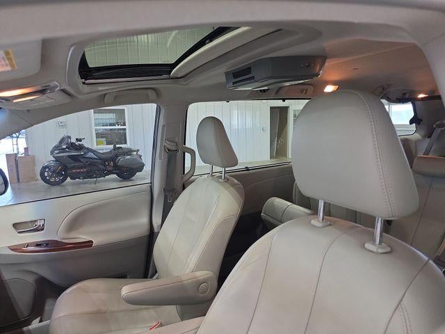 2014 Toyota Sienna 5dr 8-Pass Van V6 XLE FWD (Natl)