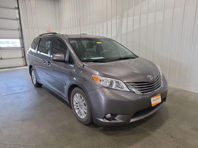 2014 Toyota Sienna 5dr 8-Pass Van V6 XLE FWD (Natl)