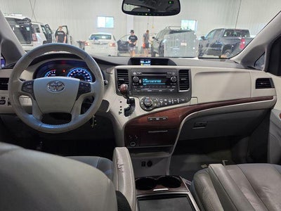 2014 Toyota Sienna 5dr 8-Pass Van V6 XLE FWD (Natl)