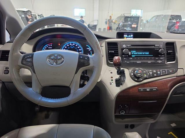 2014 Toyota Sienna 5dr 8-Pass Van V6 XLE FWD (Natl)