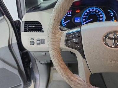 2014 Toyota Sienna 5dr 8-Pass Van V6 XLE FWD (Natl)