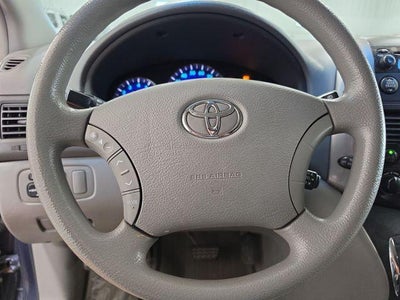 2007 Toyota Sienna 5dr 7-Passenger Van LE FWD (Natl)